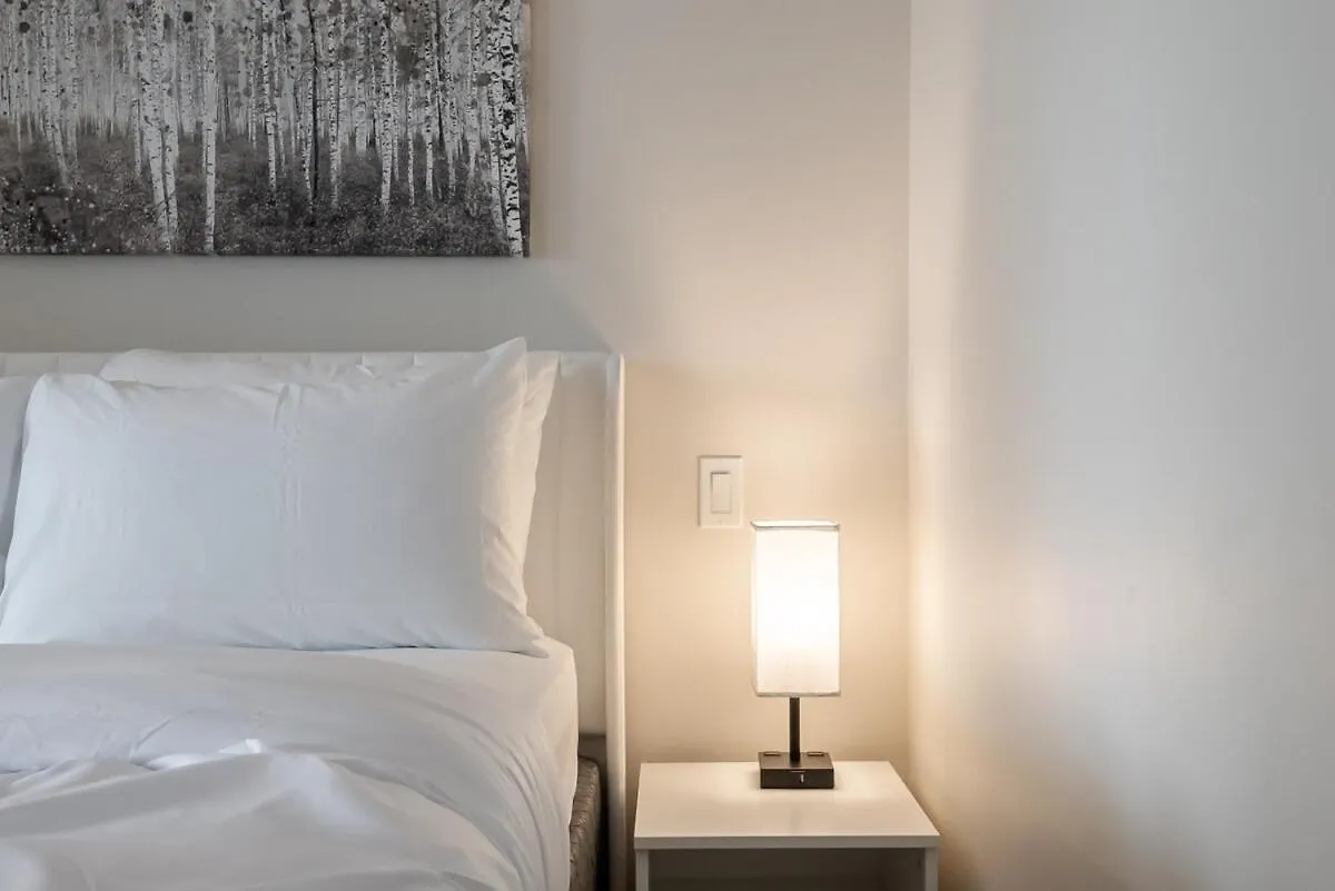 Discounted Elegant Yorkville Suite Toronto